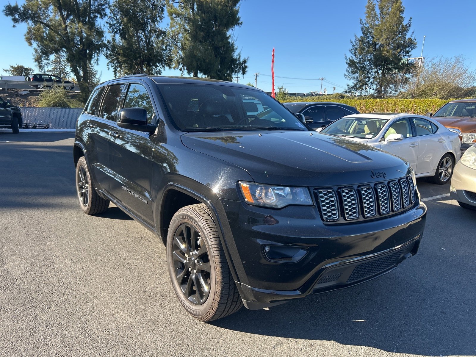 Used 2018 Jeep Grand Cherokee Altitude