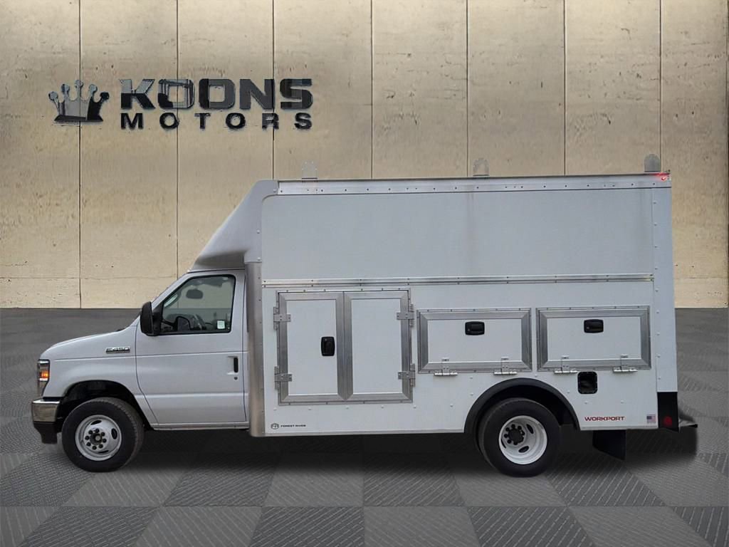New 2026 Ford E-450 and Econoline 450 Super Duty w/ Power Equipment Group RWD image 4