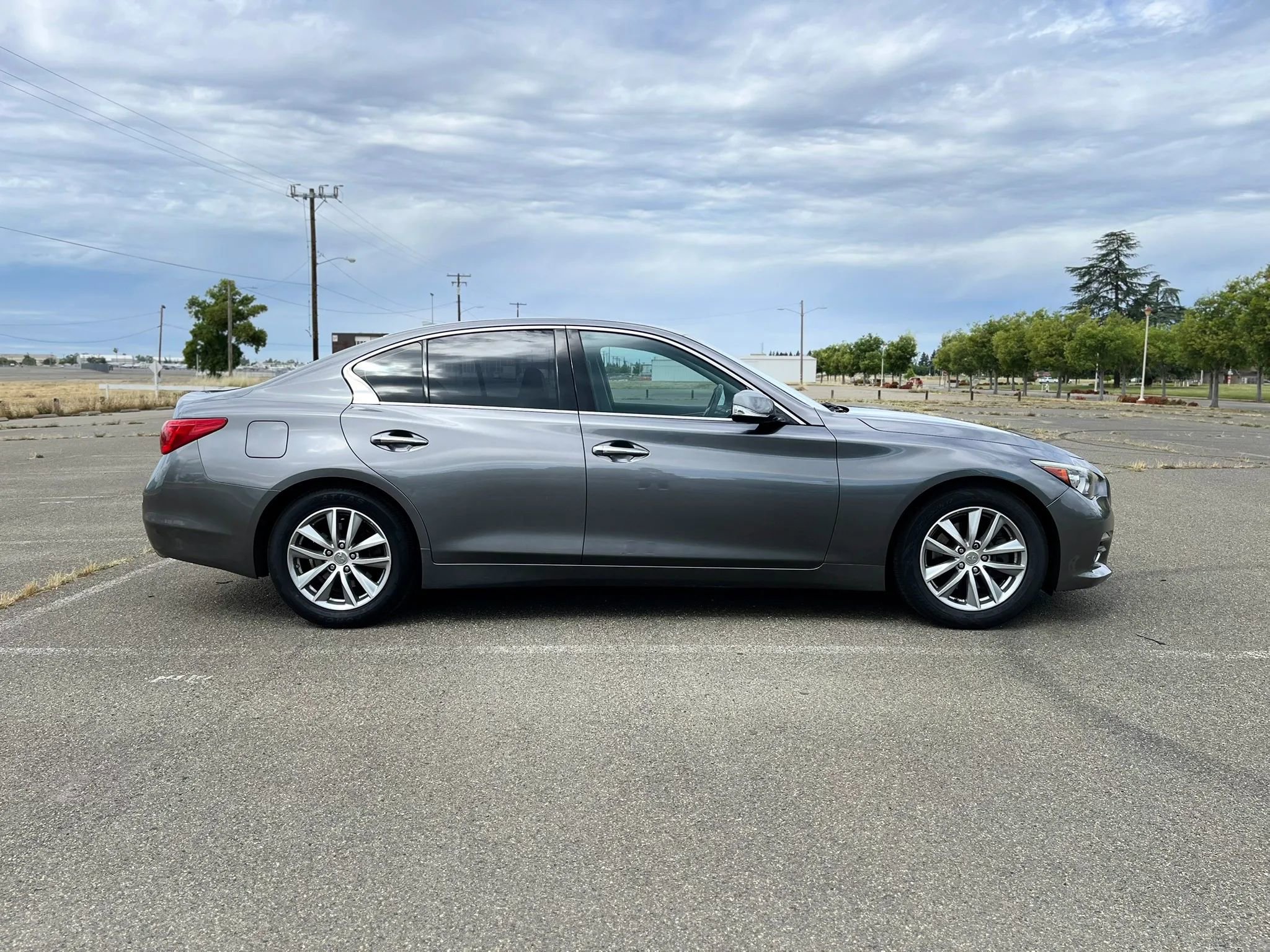 Used 2015 INFINITI Q50 Premium w/ Navigation Package RWD image 4
