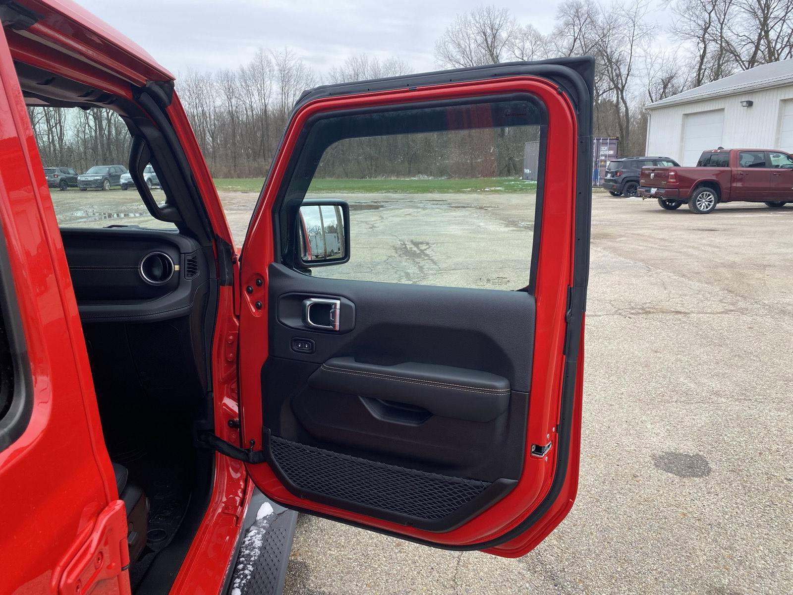 Used 2025 Jeep Gladiator High Tide image 34