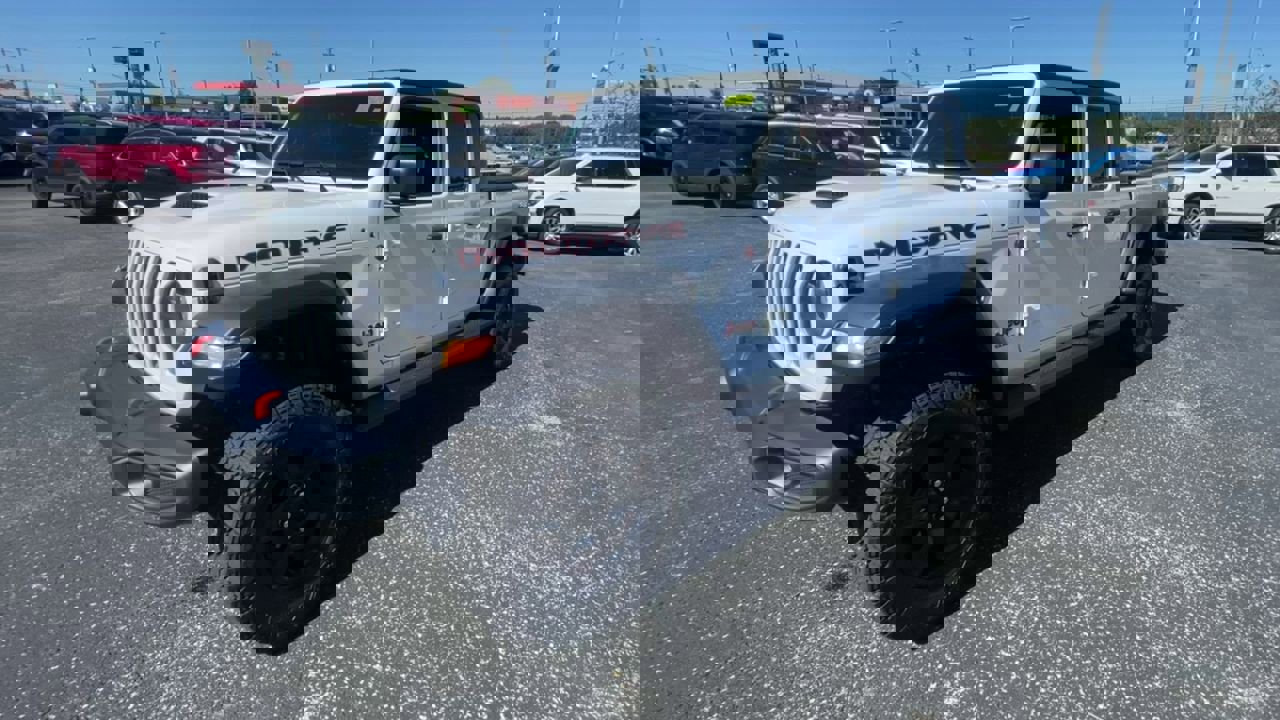 Used 2023 Jeep Gladiator Mojave w/ Cold Weather Group image 5