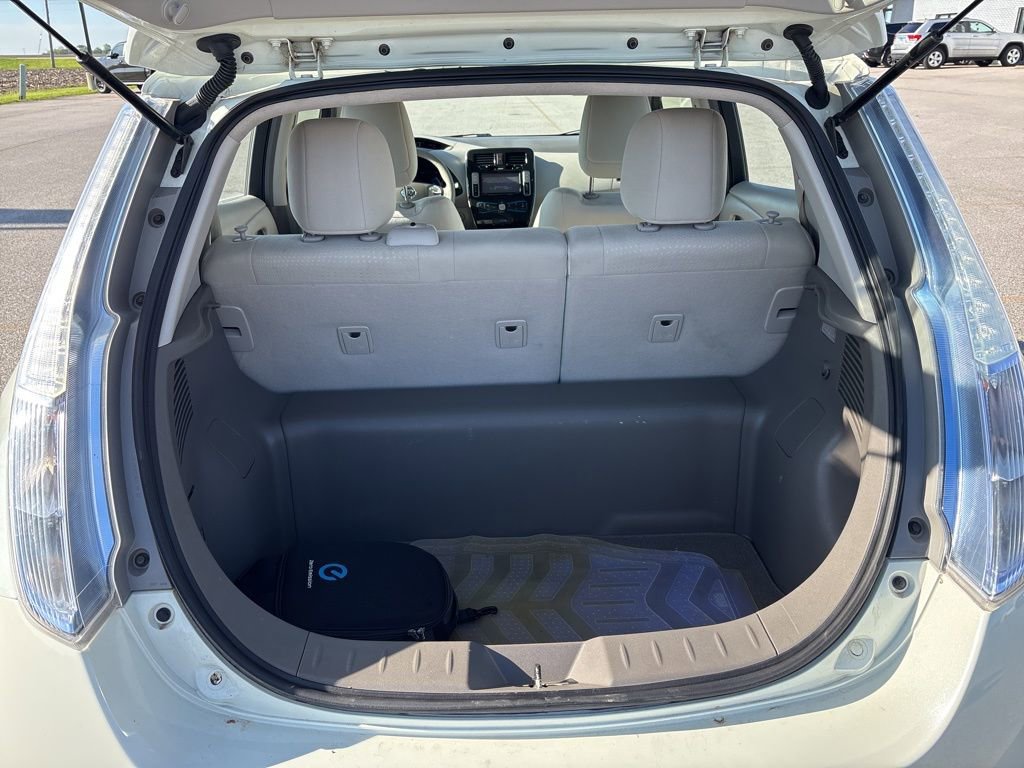Used 2011 Nissan Leaf SL FWD image 9