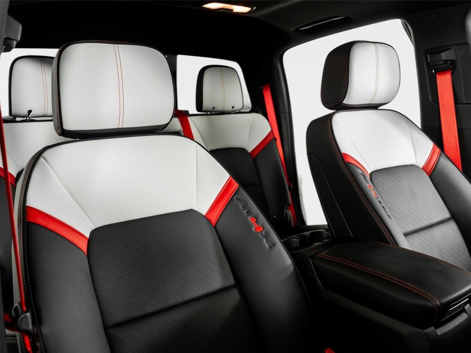 Used 2025 GMC Canyon AT4 w/ AT4X Package image 63