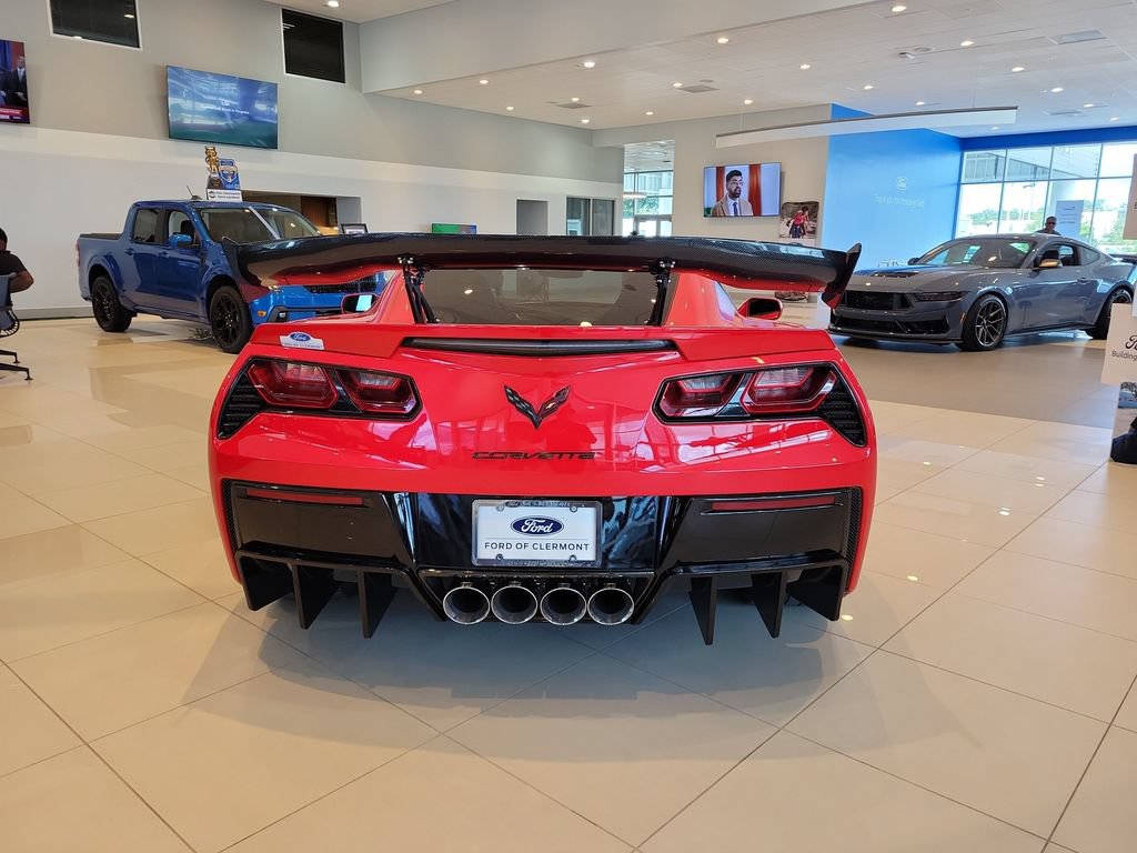 Used 2015 Chevrolet Corvette Stingray Coupe w/ 3LT Preferred Equipment Group RWD image 5