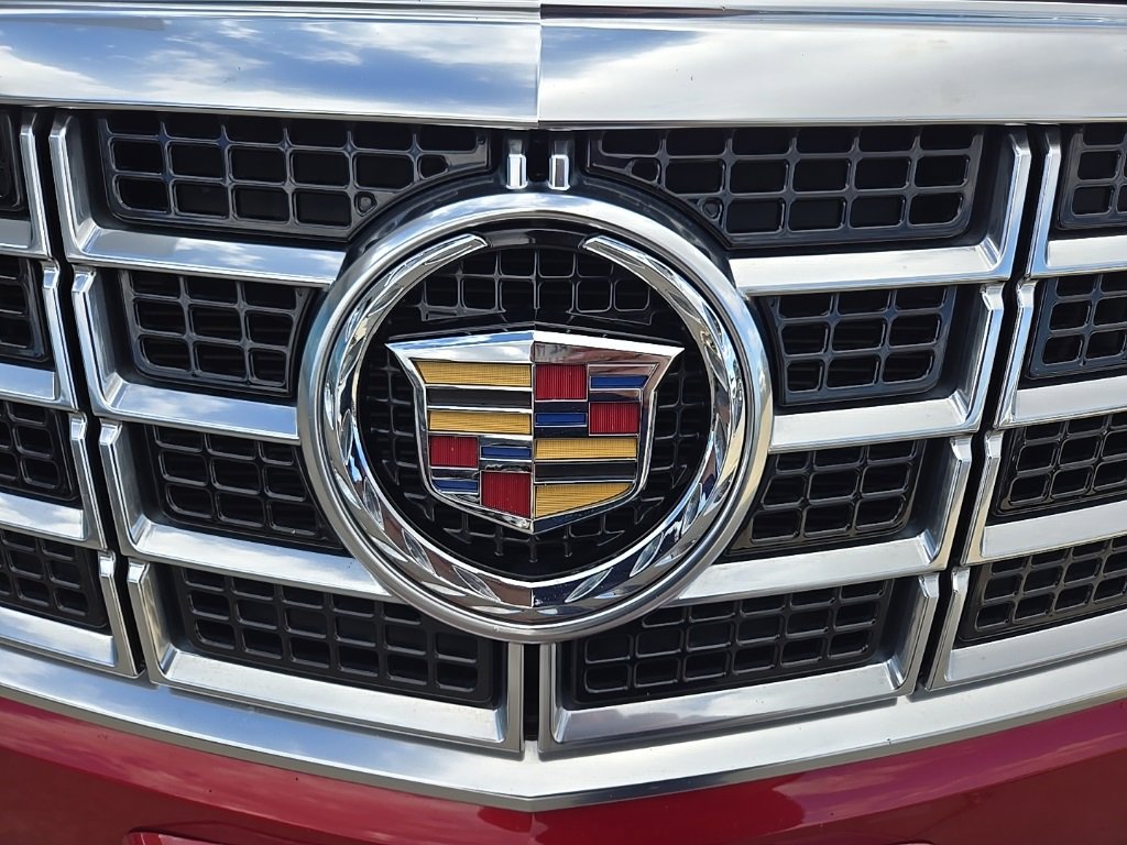 Used 2013 Cadillac XTS Luxury w/ Driver Awareness Package image 18