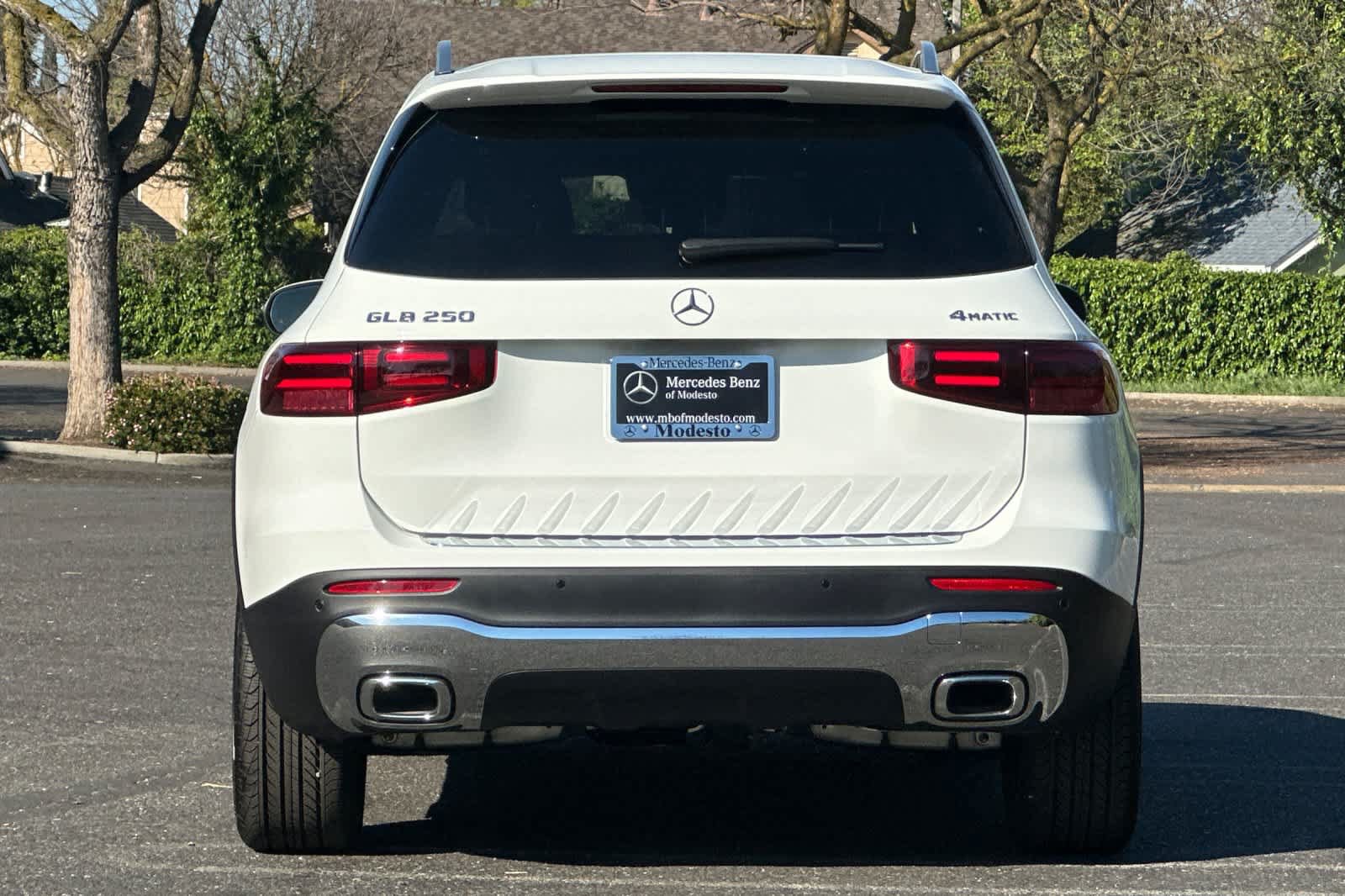 New 2026 Mercedes-Benz GLB 250 4MATIC image 4
