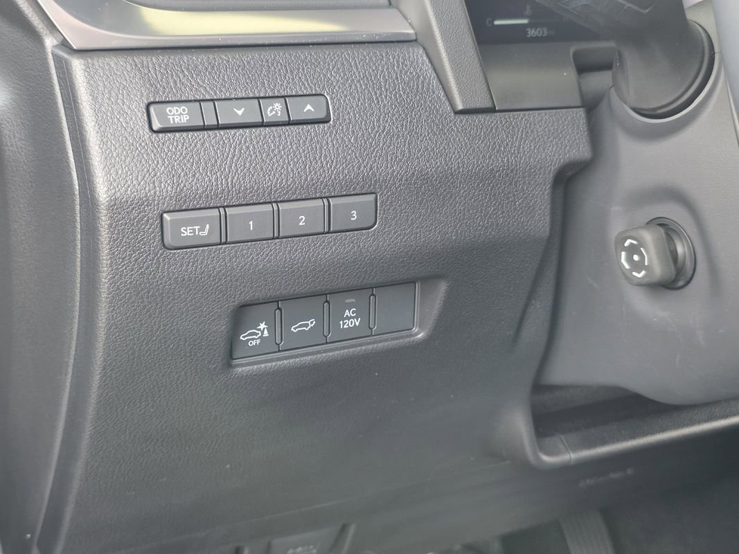 Used 2026 Lexus GX 550 w/ Accessory Package (2T) AWD/4WD image 20