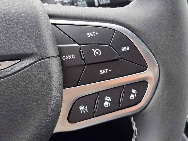 New 2027 Chrysler Pacifica LX FWD image 17