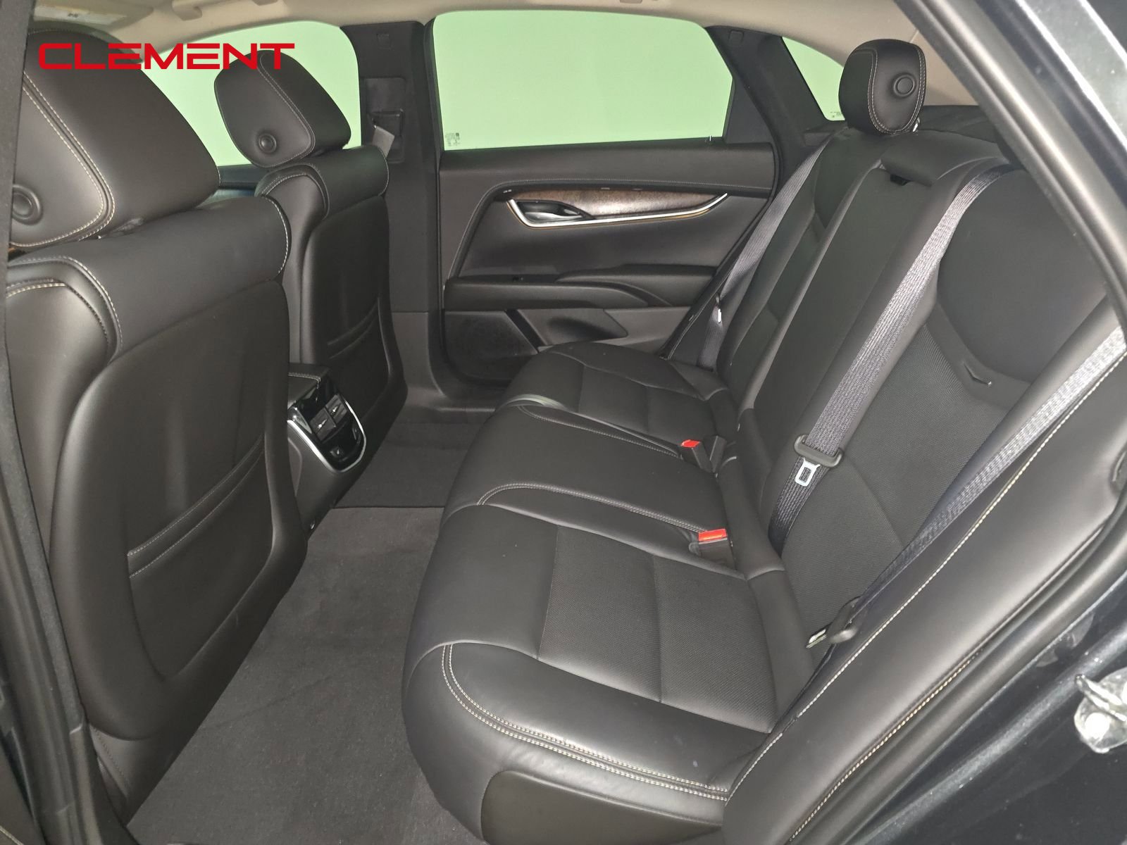 Used 2018 Cadillac XTS Luxury image 4