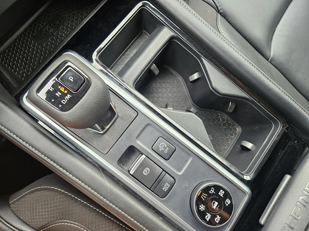 Used 2025 Nissan Pathfinder SL AWD/4WD image 24