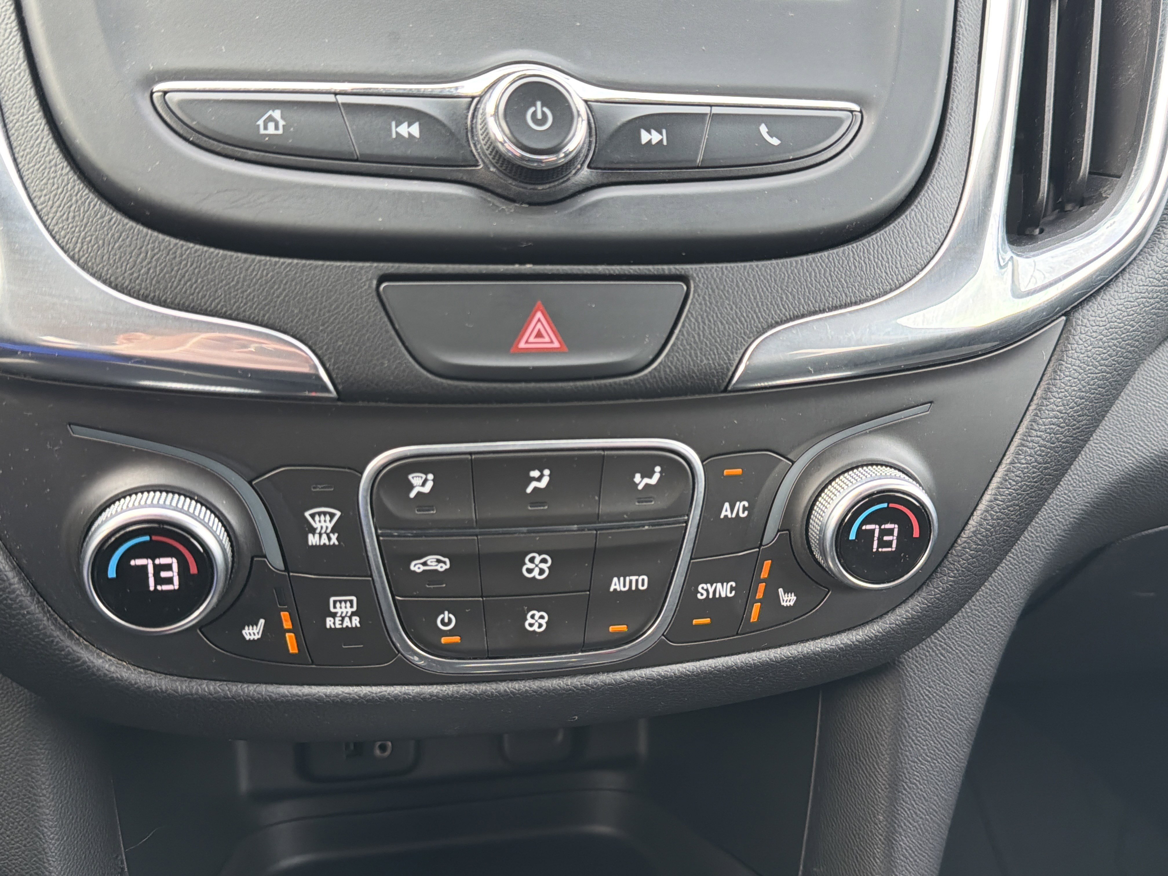 Used 2018 Chevrolet Equinox LT image 21