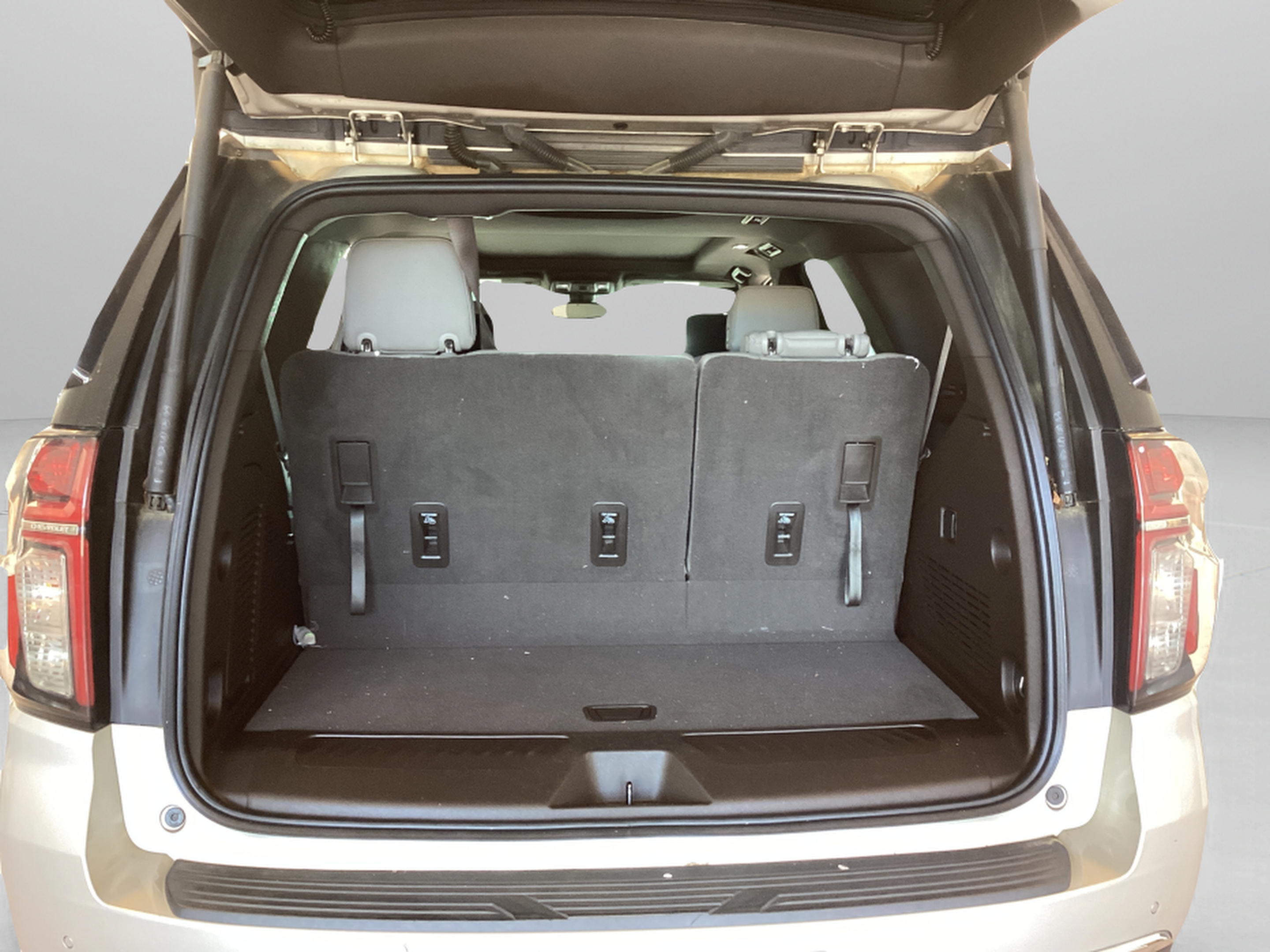 Used 2021 Chevrolet Tahoe LT w/ Rear Media and Nav Package RWD image 30