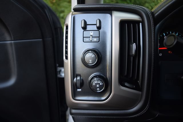 Used 2019 GMC Sierra 2500 Denali w/ Duramax Plus Package AWD/4WD image 7