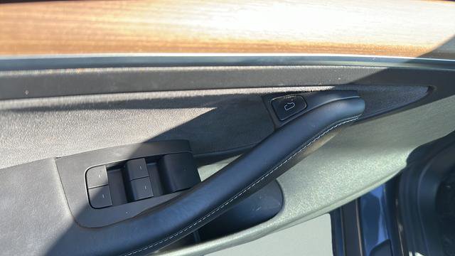 Used 2021 Tesla Model 3 Standard Range Plus RWD image 12
