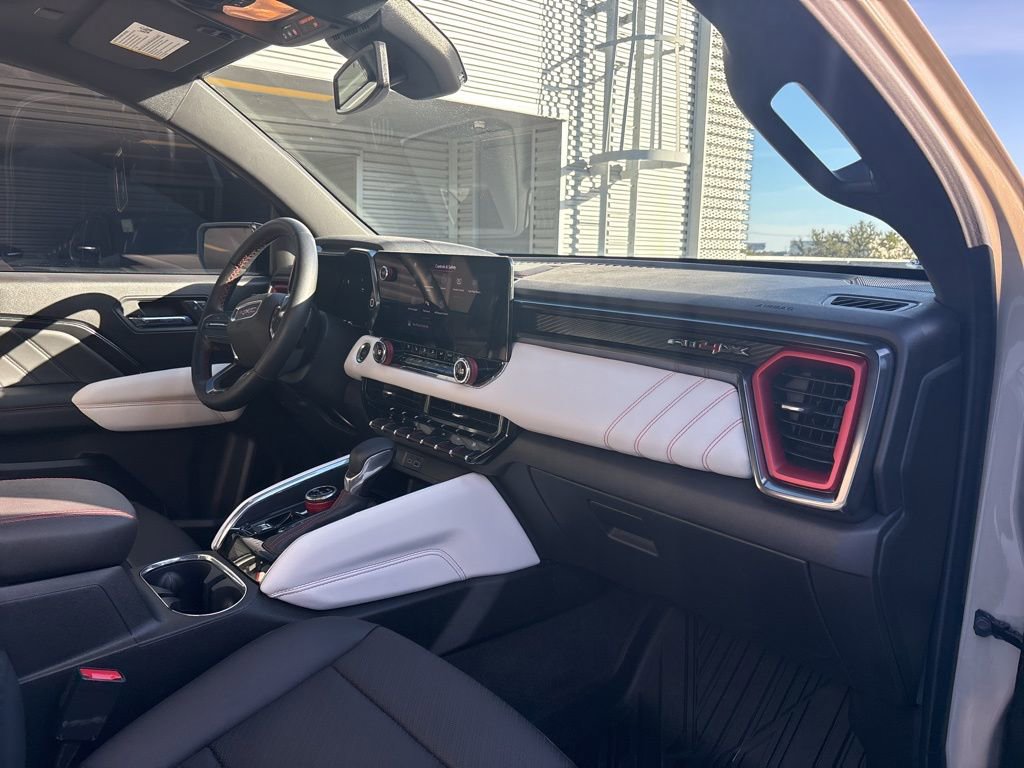 Used 2024 GMC Canyon AT4X image 15