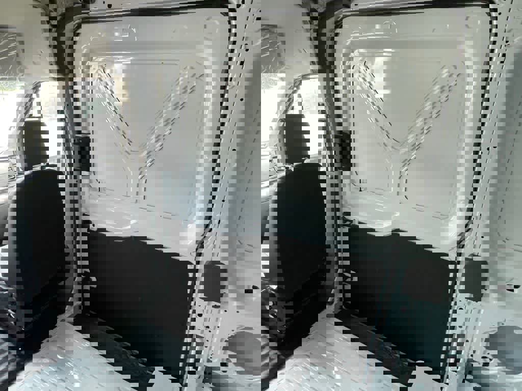 New 2025 Ford Transit 250 148 Medium Roof image 30