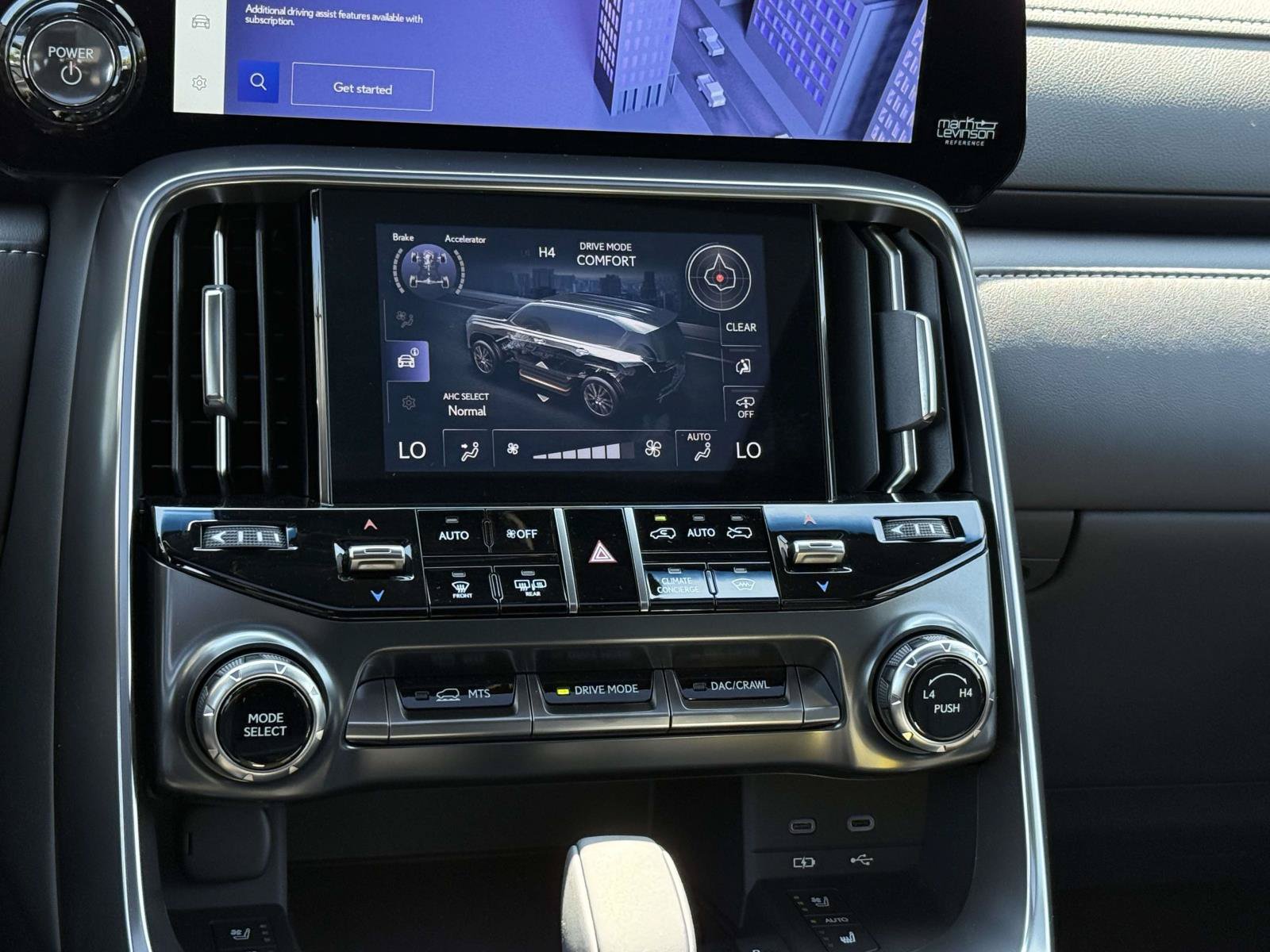 Used 2025 Lexus LX 700h Luxury AWD/4WD image 18