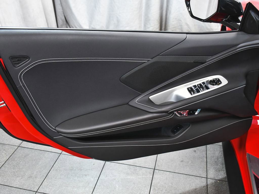 Used 2024 Chevrolet Corvette Stingray Convertible RWD image 11