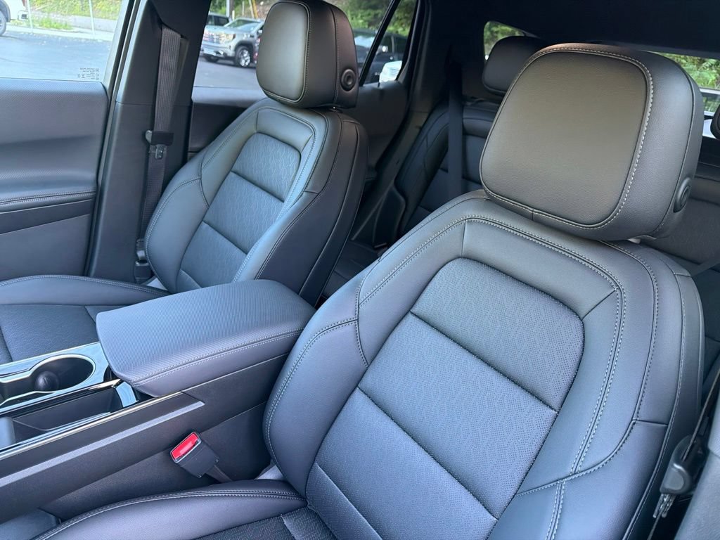 New 2026 Chevrolet Equinox LT w/ Convenience Package II FWD image 10