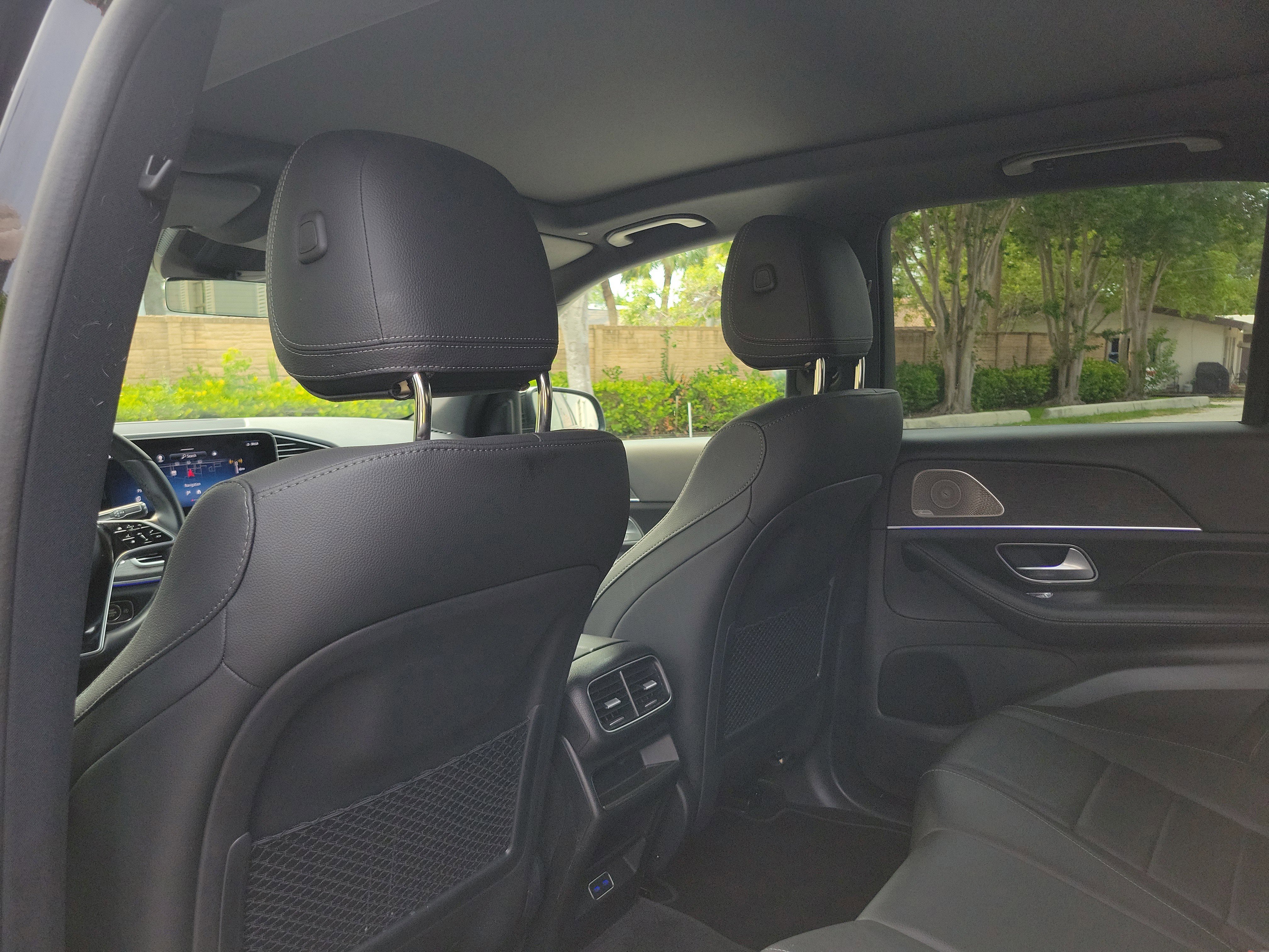 Used 2025 Mercedes-Benz GLE 350 4MATIC w/ AMG Line Exterior image 11