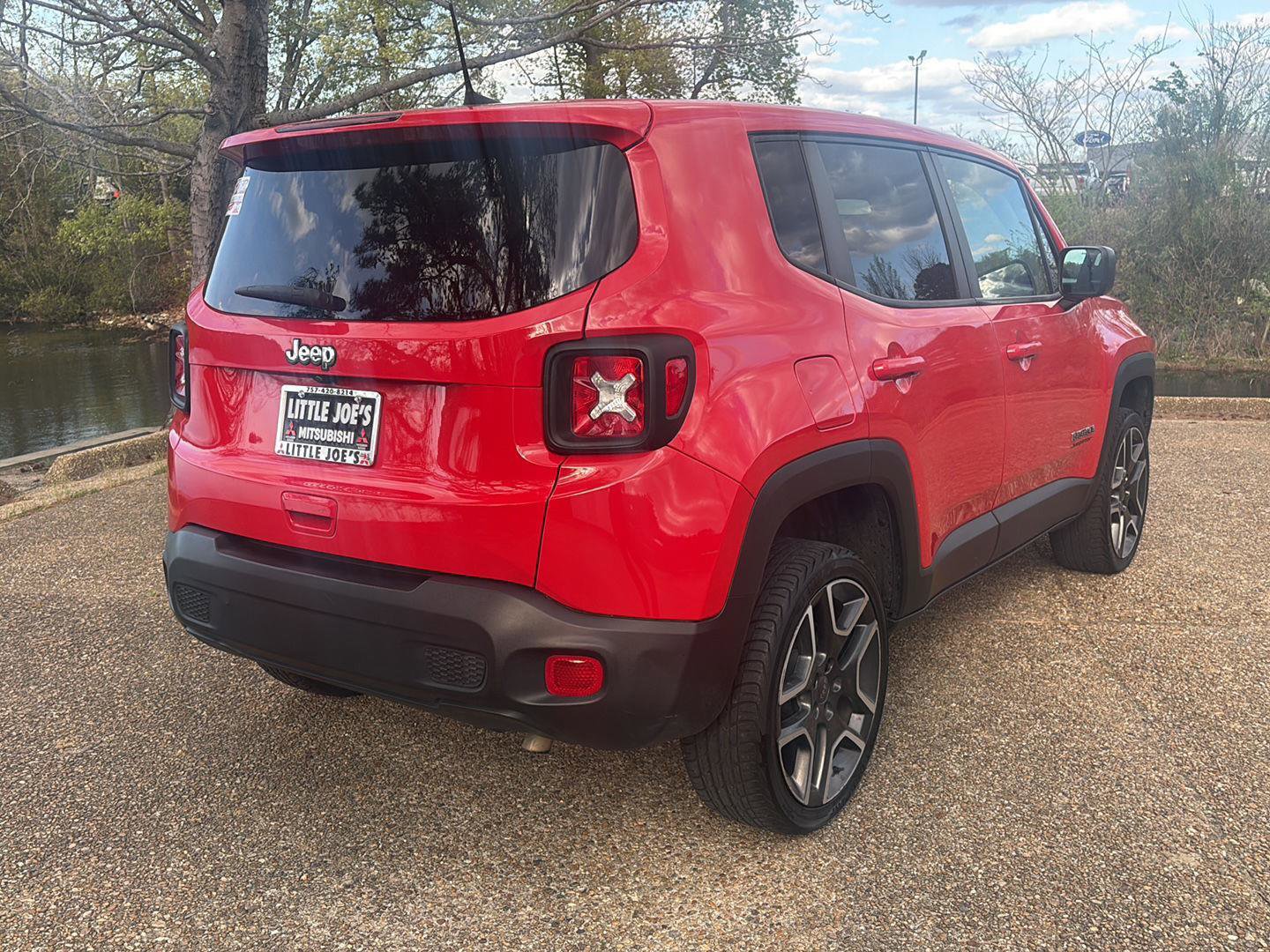Used 2021 Jeep Renegade Sport FWD image 4