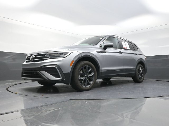 Used 2023 Volkswagen Tiguan SE FWD image 33