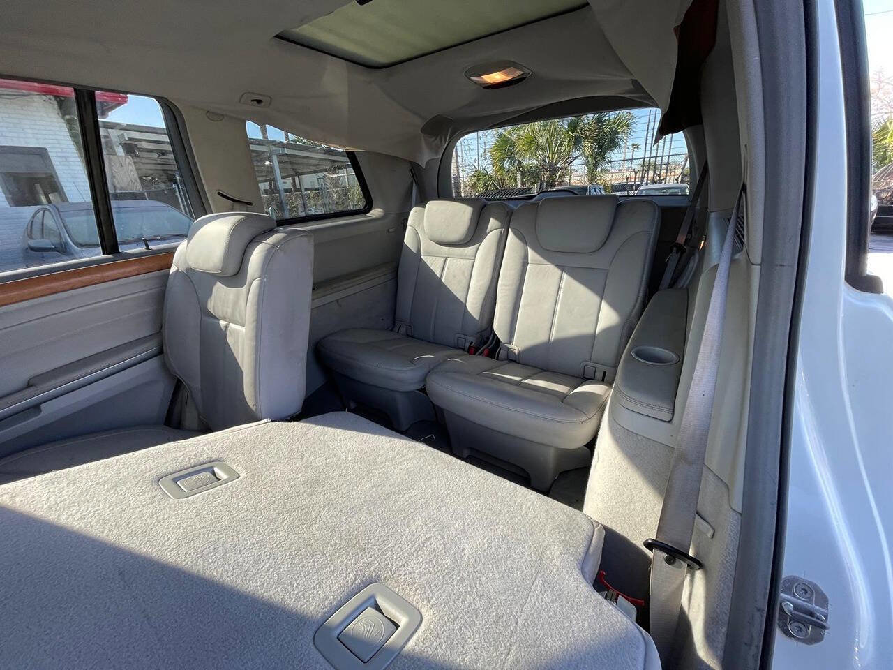 Used 2010 Mercedes-Benz GL 550 4MATIC image 16