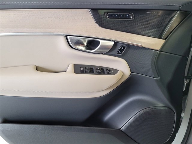 New 2026 Volvo XC90 B5 Plus w/ Protection Package image 34