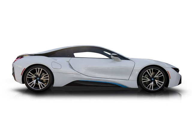 Used 2016 BMW i8 image 2