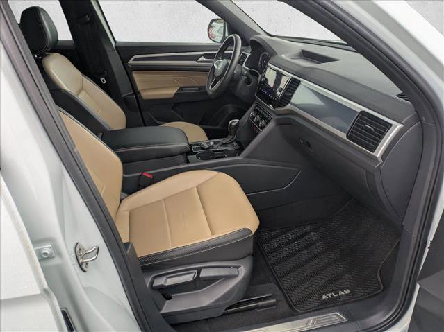 Used 2022 Volkswagen Atlas Cross Sport SE image 18