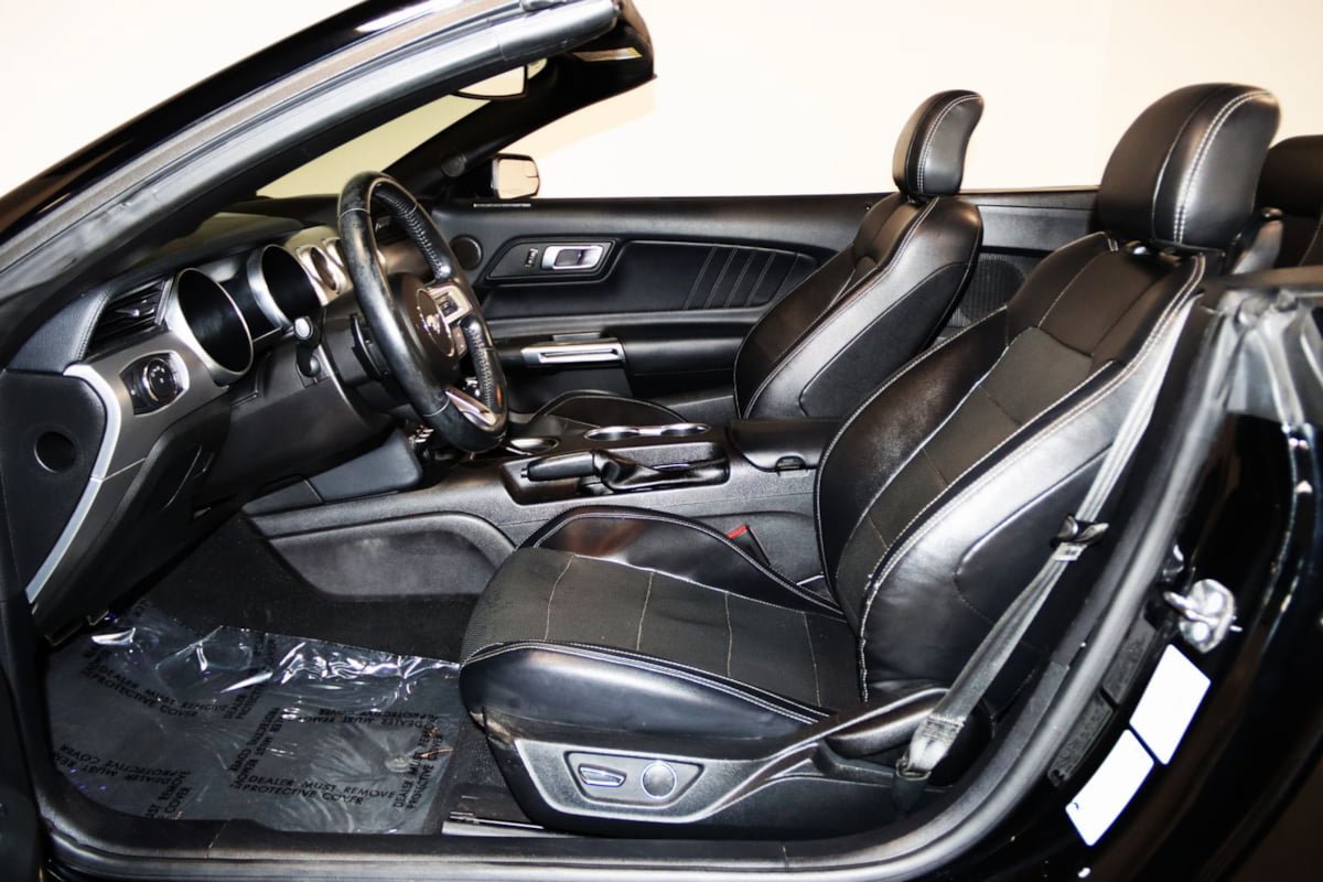 Used 2019 Ford Mustang Premium RWD image 38