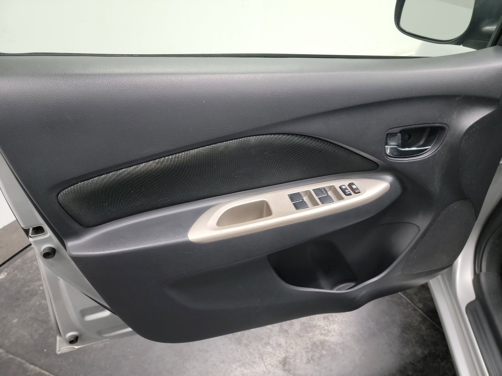 Used 2009 Toyota Yaris Sedan image 13