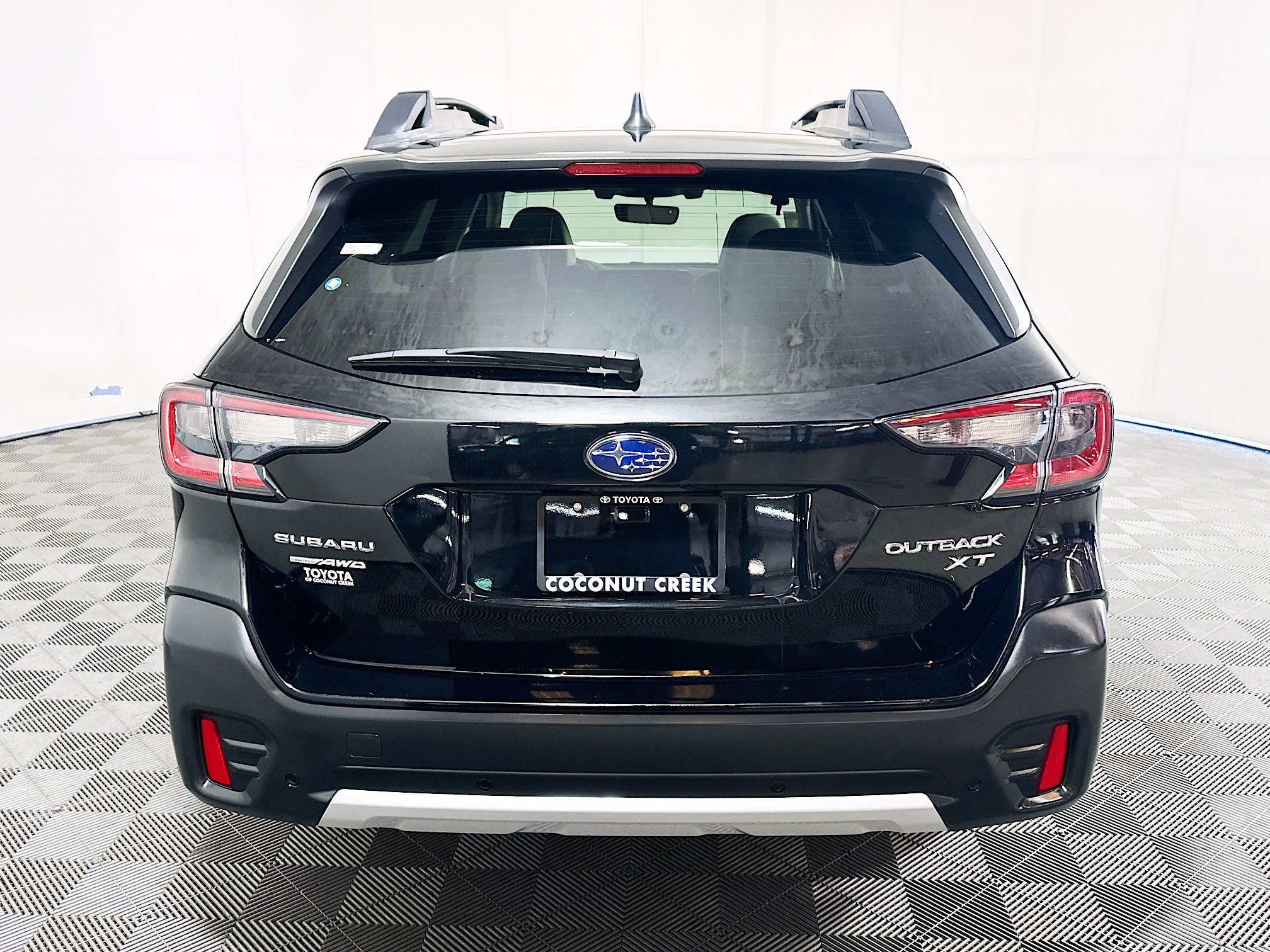 Used 2022 Subaru Outback Limited XT AWD/4WD image 4