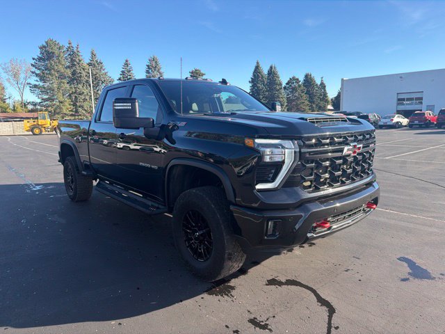 Used 2025 Chevrolet Silverado 2500 ZR2 w/ Technology Package AWD/4WD image 4