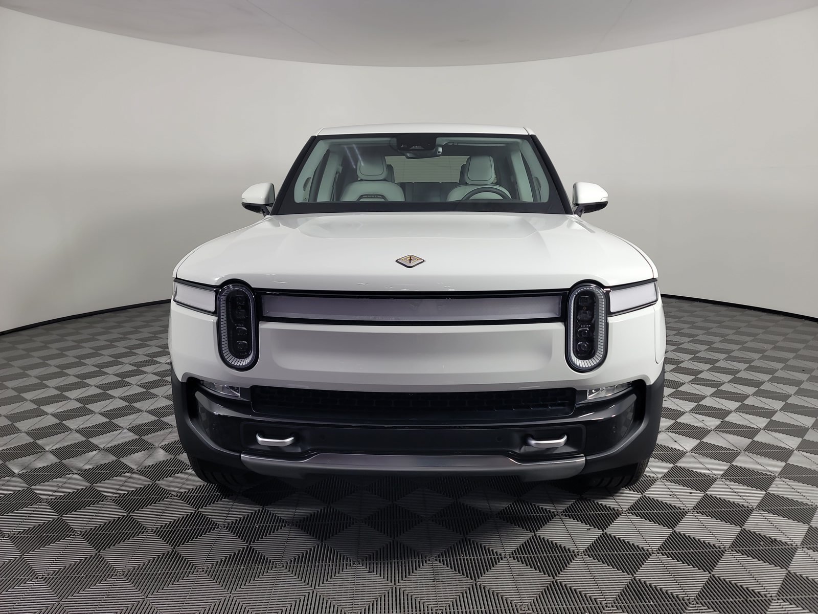 Used 2023 Rivian R1T Adventure Dual AWD/4WD image 8