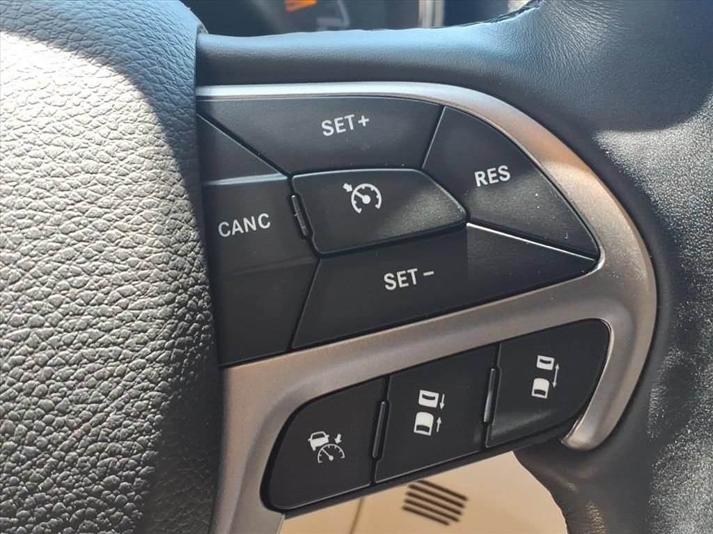 Used 2021 Jeep Grand Cherokee Limited AWD/4WD image 21