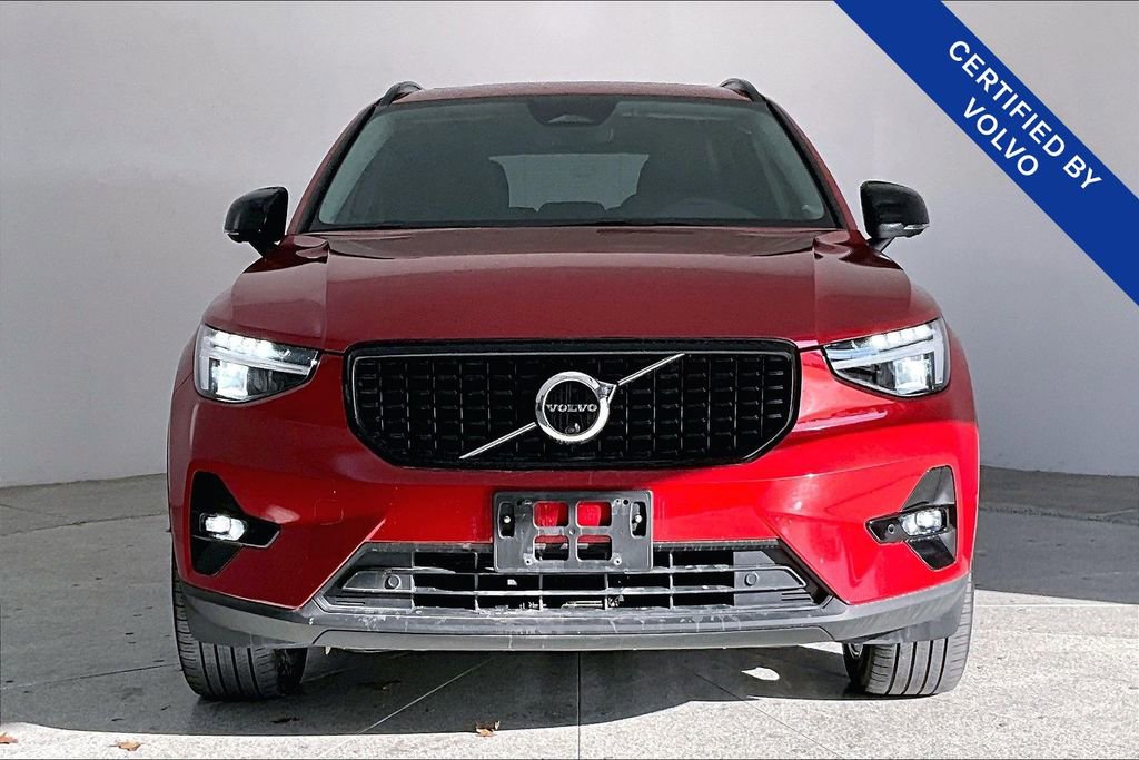 Certified 2023 Volvo XC40 B5 Ultimate w/ Protection Package Premier image 6