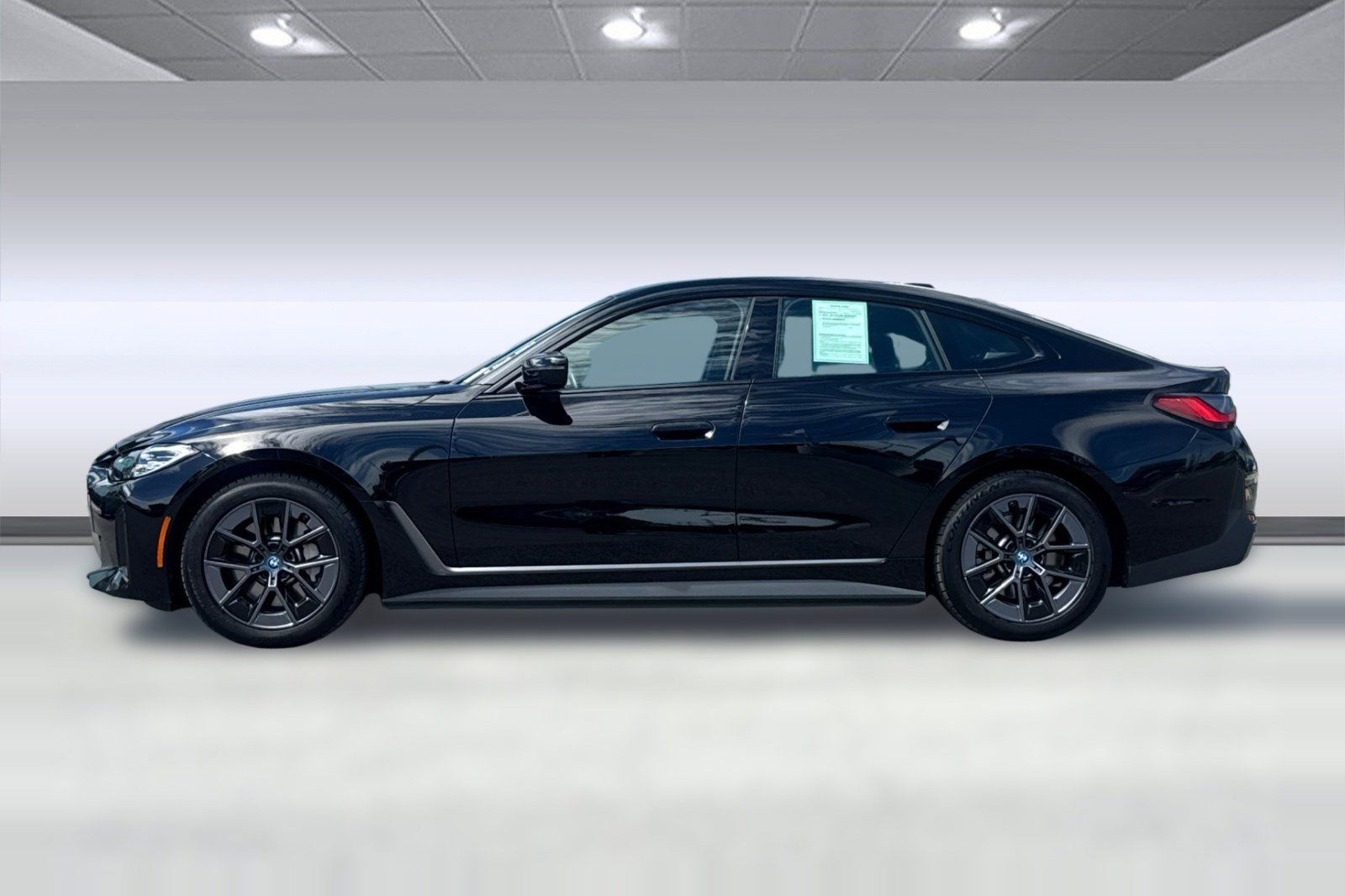 Used 2023 BMW i4 eDrive35 w/ Premium Package RWD image 2