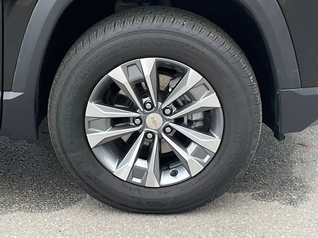 Used 2025 Chevrolet Equinox LT image 32