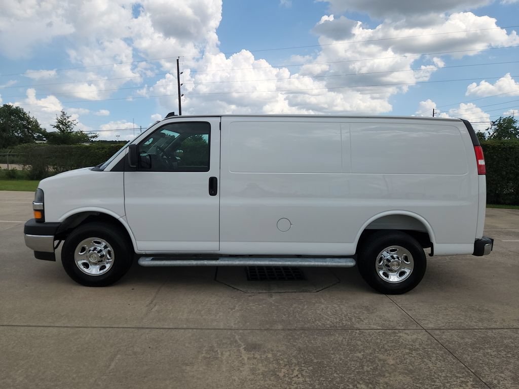 Used 2025 Chevrolet Express 2500 w/ Driver Convenience Package RWD image 8
