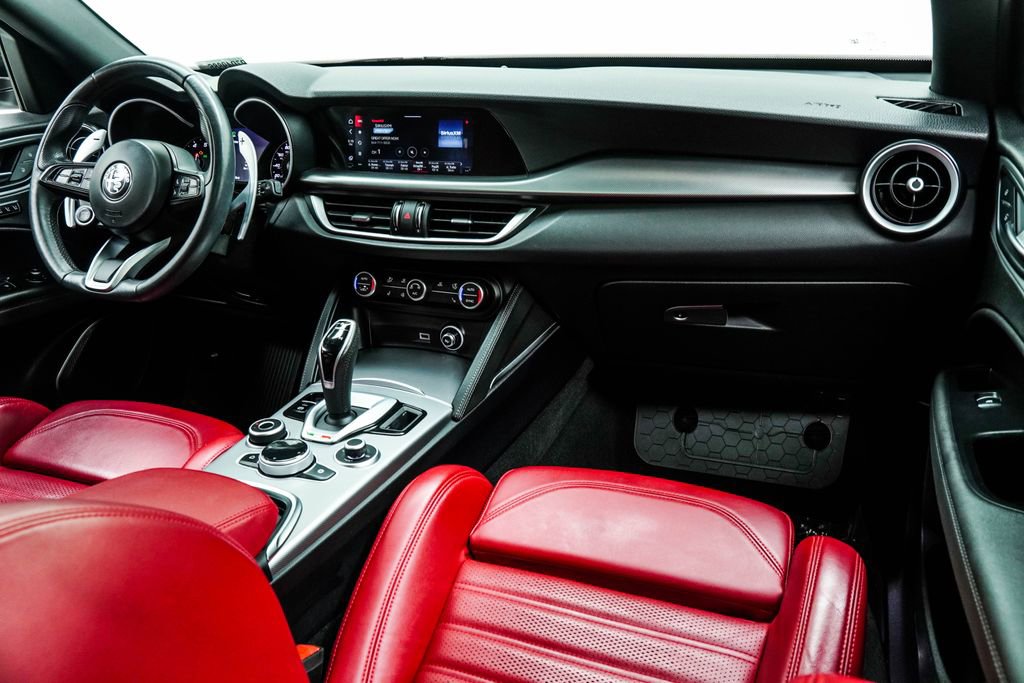 Used 2023 Alfa Romeo Stelvio Veloce image 21