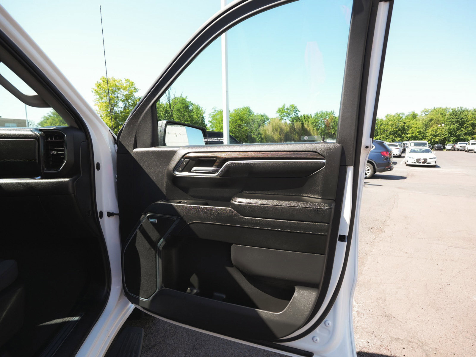 Used 2023 GMC Sierra 1500 Elevation w/ Preferred Package AWD/4WD image 13
