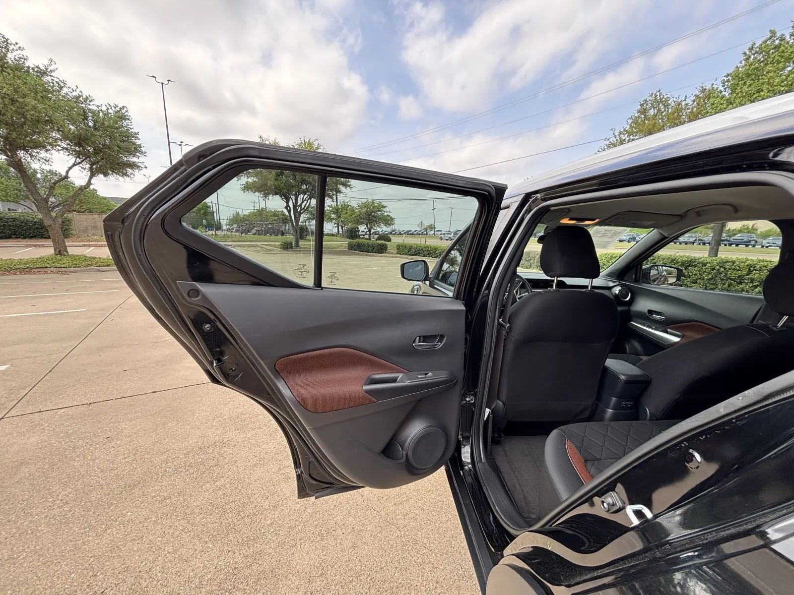 Used 2020 Nissan Kicks SR FWD image 21