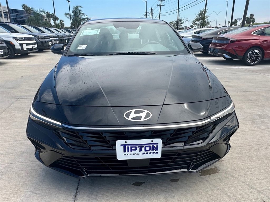 Used 2024 Hyundai Elantra SEL w/ Convenience Package image 9