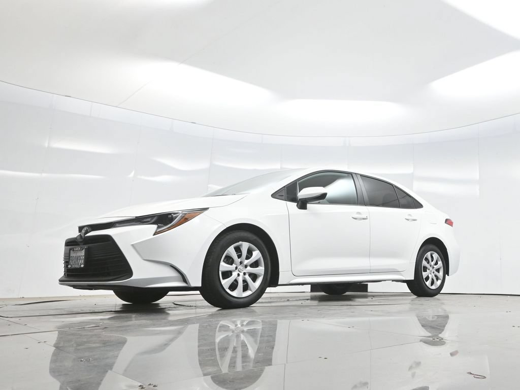 Used 2025 Toyota Corolla LE FWD image 60