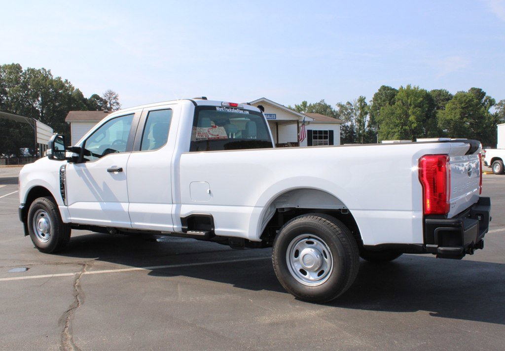 Used 2025 Ford F250 XL image 4