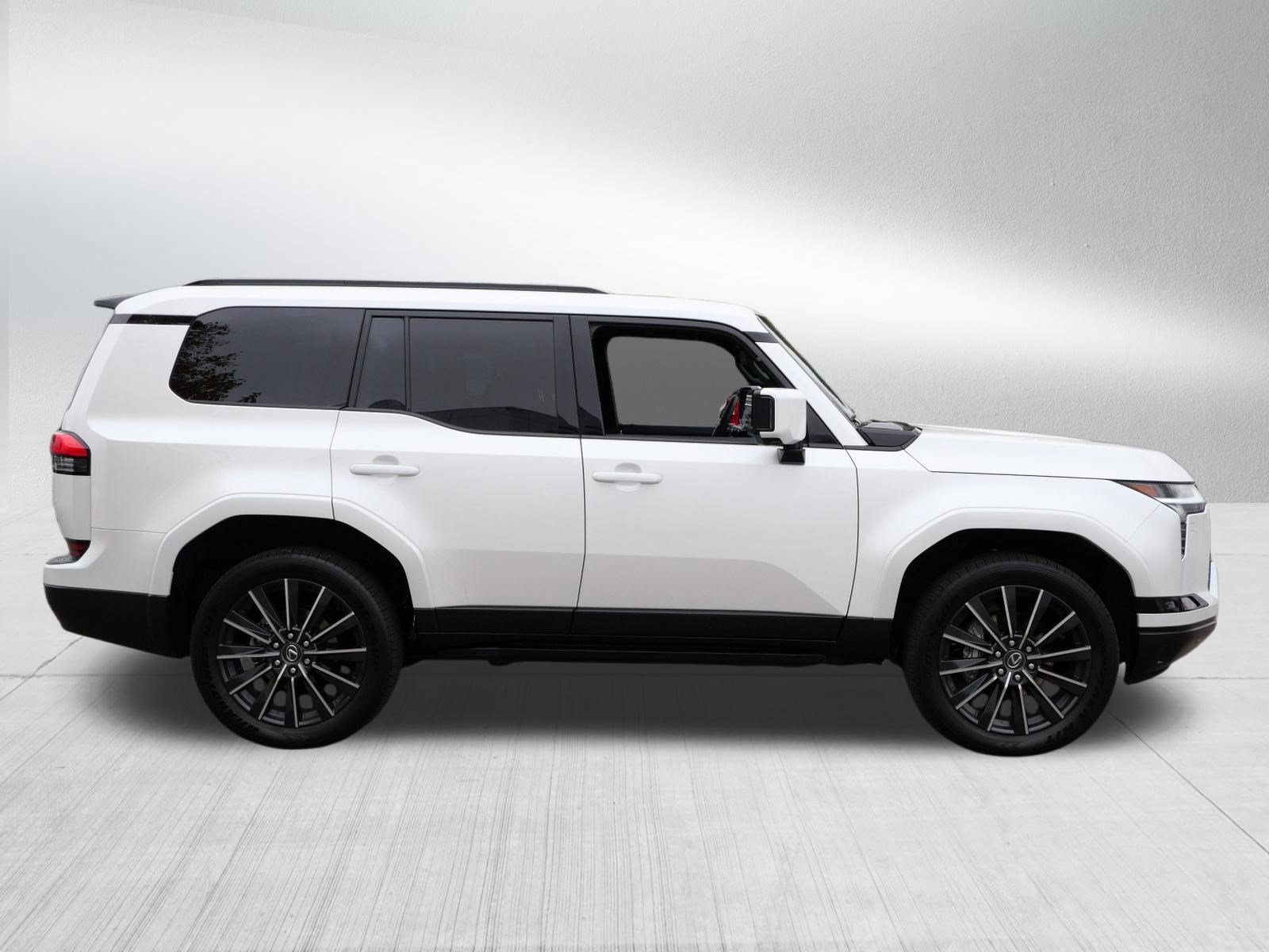 Used 2025 Lexus GX 550 w/ Accessory Package (2T) AWD/4WD image 8