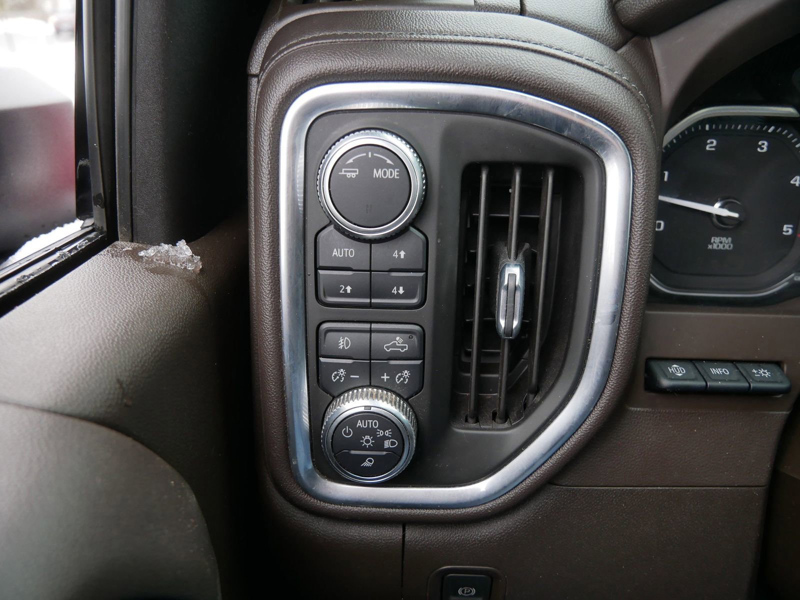 Used 2022 GMC Sierra 3500 Denali w/ Denali Ultimate Package image 29