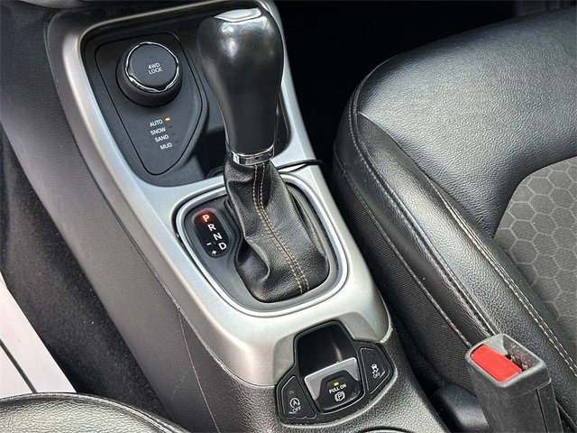 Certified 2020 Jeep Compass Latitude w/ Cold Weather Group image 23