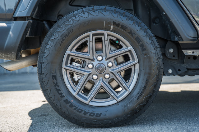 Used 2025 Jeep Wrangler Unlimited Sport AWD/4WD image 7